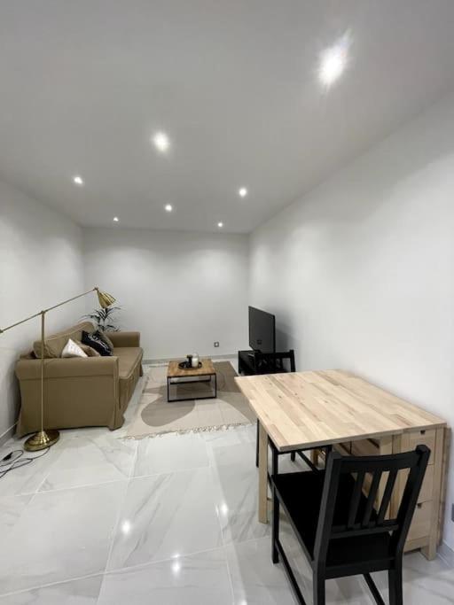 Appartement Cosy Et Moderne Proche De Disneyland Bussy-Saint-Georges Eksteriør bilde