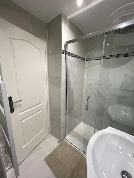 Appartement Cosy Et Moderne Proche De Disneyland Bussy-Saint-Georges Eksteriør bilde